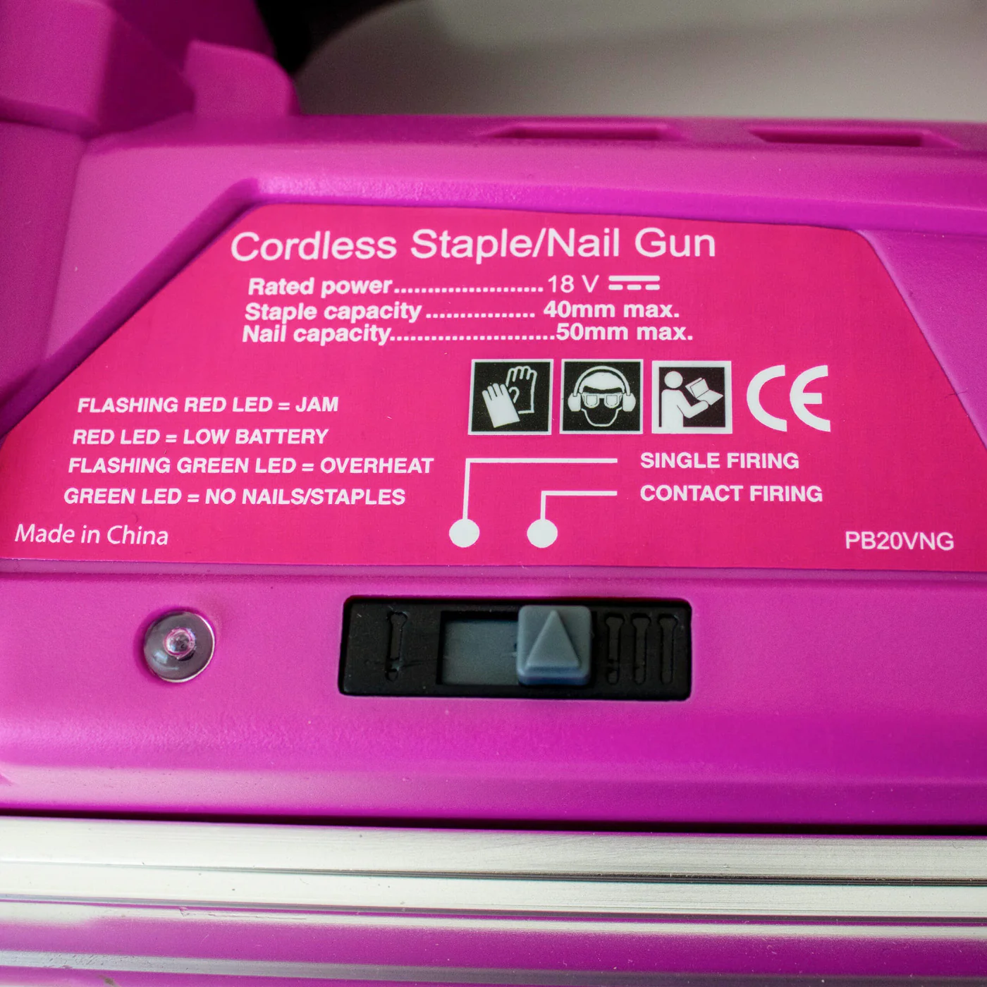 20-Volt Cordless Brad Nailer/Stapler - Image 5