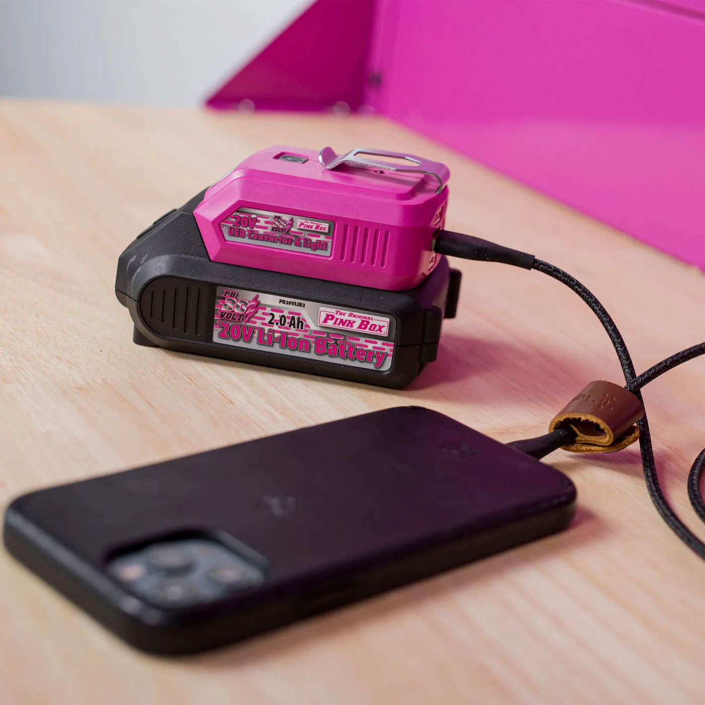 20-Volt Portable USB Power Source and Work Light - Image 5